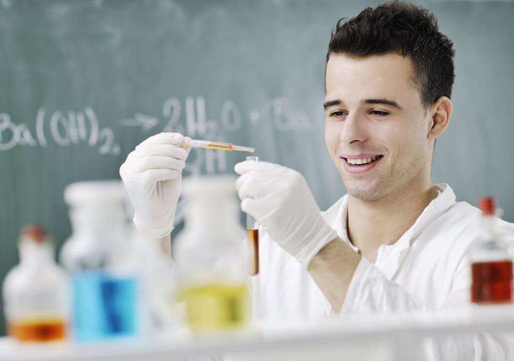 Make a Career as a Lab Technician